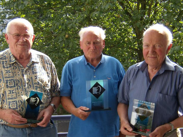 Ehrenmitglieder der Schachfreunde 59: Felix Igel, Siegfried Winkler und Rudolf Heinel