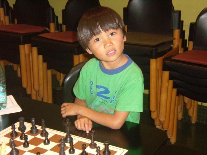 Der erst siebenjährige Danny Yi gewann den Biber-Cup in seiner Altersklasse.