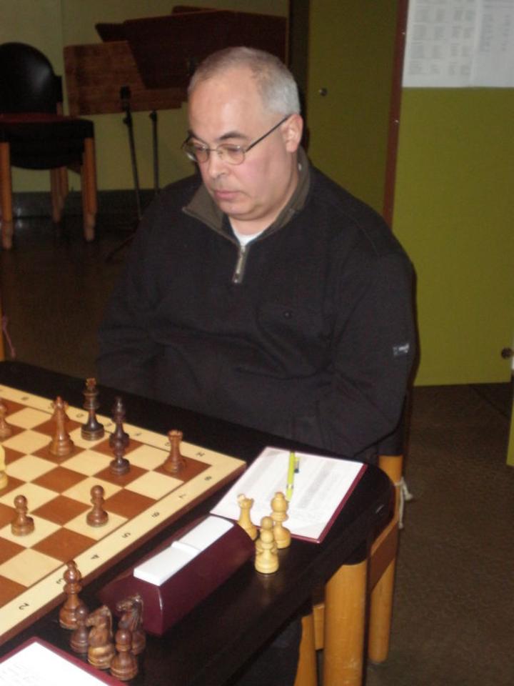 Bester Spieler in der vierten Mannschaft war Oliver Handel, der am Spitzenbrett acht Partien gewinnen konnte.