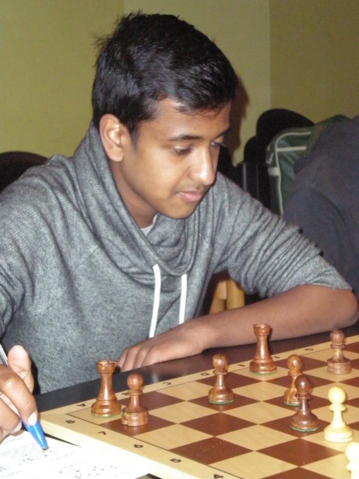 Jeggannth Kanthasamie gewann alle Partien und steigt mit der Jugendmannschaft in die B-Klasse auf.