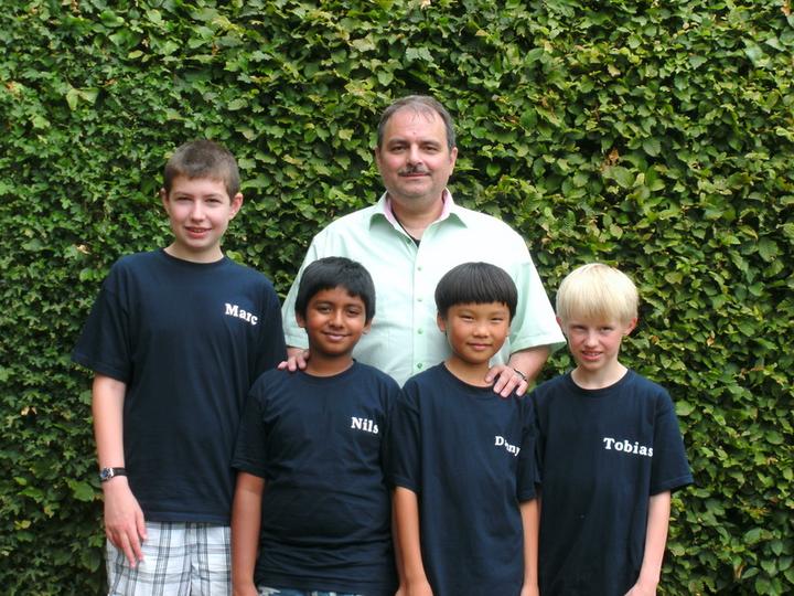 Jugendleiter Konstantinos Parashidis wurde mit seinem U12-Team Baden-Württembergischer Vizemeister. Von links: Marc Schallner, Nils Afonso, Danny Yi und Tobias Kölle