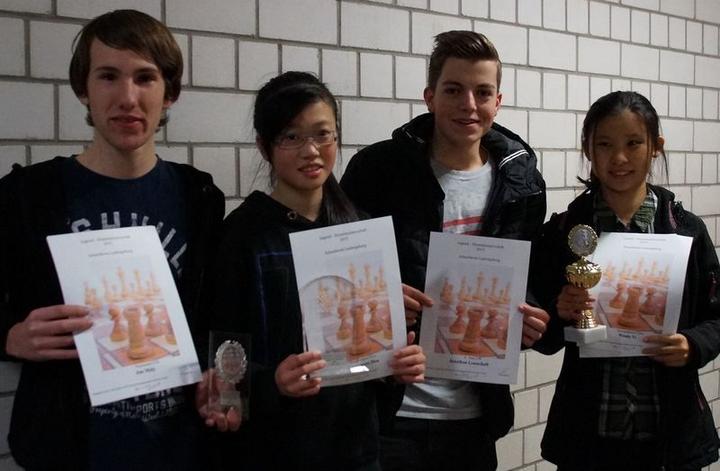 Alle vier Kornwestheimer qualifizierten sich für die Bezirksjugendmeisterschaften (von links): Jan Maly (U18, Rang 2), Sandra Nguyen (U16w, Rang 1), Jonathan Leutschaft (U16, Rang 4) und Wendy Yi (U18w, Rang 1).