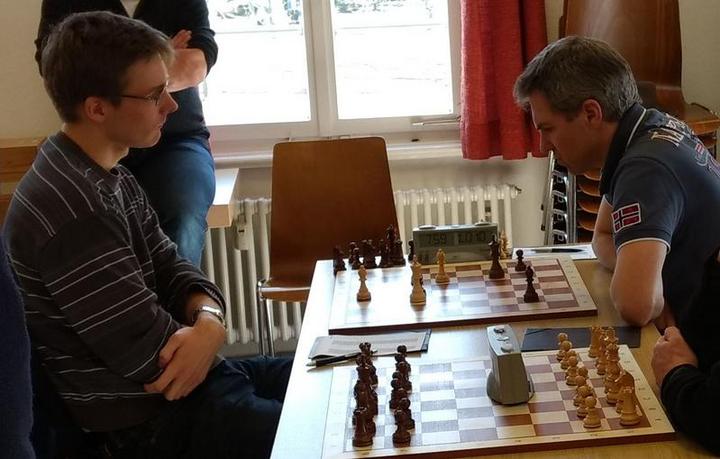 Das Spitzenspiel in Ludwigsburg konnte Kornwestheim dank dem Sieg von Julian Maisch (links) mit 4,5:3,5 gewinnen.