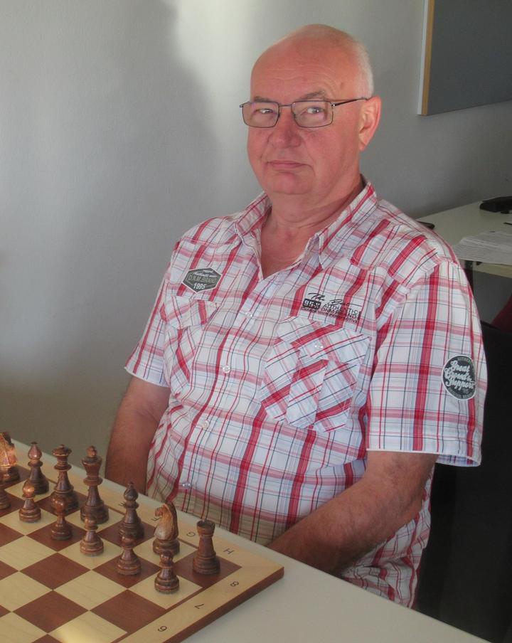 Rekordmeister Hans-Peter Faißt gewann die siebte Runde der Vereinsblitzmeisterschaft